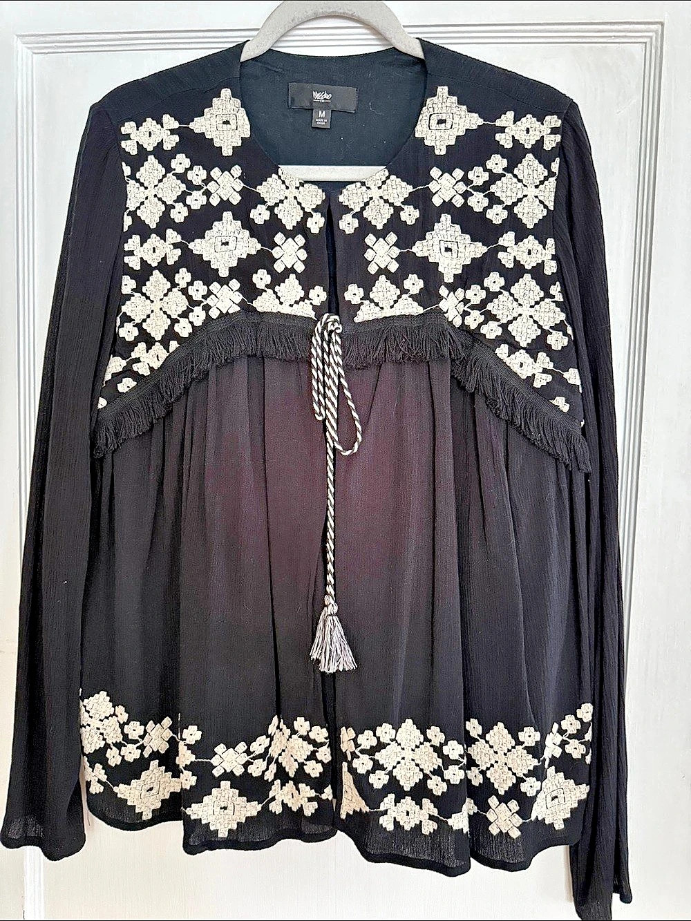 Mossimo Embroidered Floral Blouse Jacket in Black & White